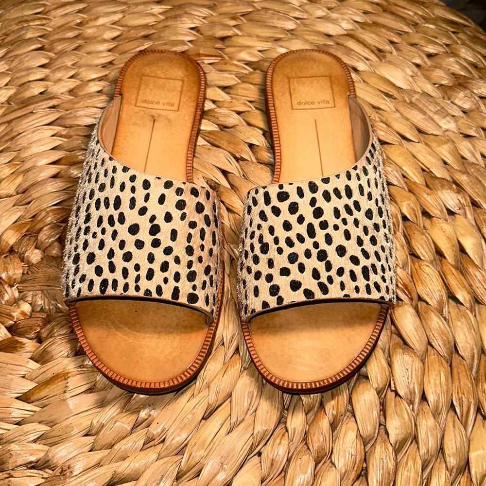 Dolce Vita Leopard Faux Calf Hair Pero Sandals Women’s Size 8 In Box